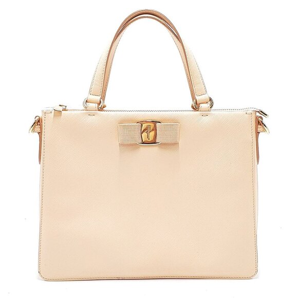Salvatore Ferragamo Handbags - Authentic Salvatore Ferragamo Ferragamo Vara Leather Handbag